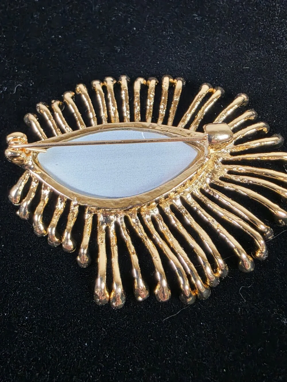N/A gold tone